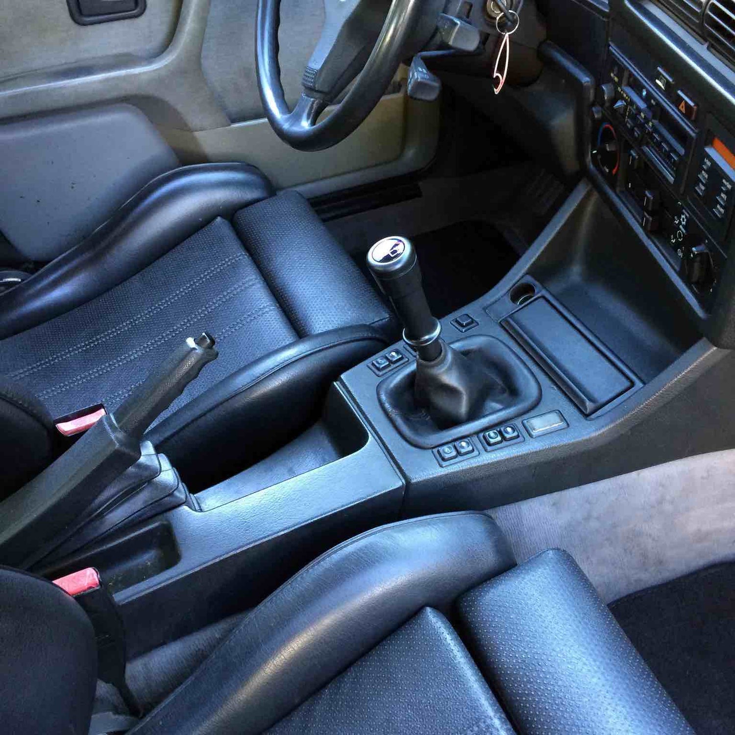 Picture shows Condor's weighted shift knob in a BMW.